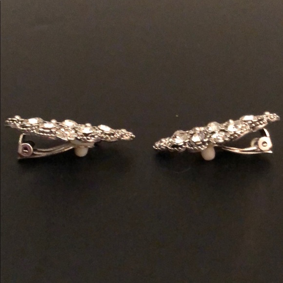 VINTAGE RHINESTONE & SILVER DETAILED CLIP ON - Picture 6 of 6
